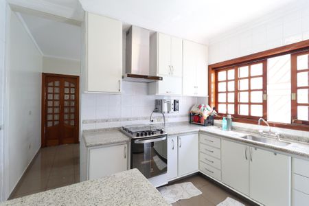 Casa à venda com 326m², 4 quartos e 8 vagasCozinha