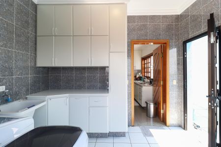 Casa à venda com 326m², 4 quartos e 8 vagasÁrea de serviço