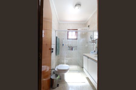 Casa à venda com 326m², 4 quartos e 8 vagasBanheiro