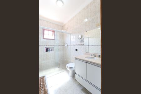 Casa à venda com 326m², 4 quartos e 8 vagasBanheiro da Suíte