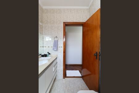 Casa à venda com 326m², 4 quartos e 8 vagasBanheiro