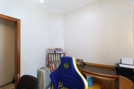 Casa à venda com 326m², 4 quartos e 8 vagasEscritório