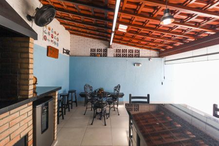 Casa à venda com 326m², 4 quartos e 8 vagasQuintal