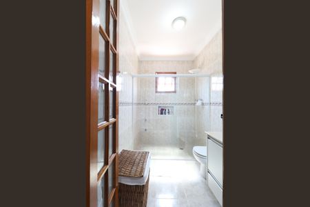 Casa à venda com 326m², 4 quartos e 8 vagasBanheiro da Suíte