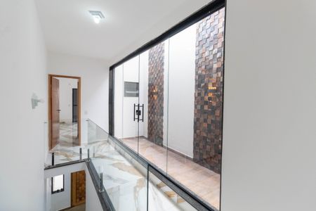 Casa à venda com 133m², 3 quartos e 2 vagas Casa à venda com 133m², 3 quartos e 2 vagasCorredor