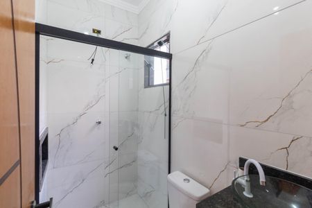 Casa à venda com 133m², 3 quartos e 2 vagas Casa à venda com 133m², 3 quartos e 2 vagasBanheiro da Suíte