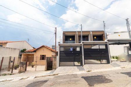 Casa à venda com 133m², 3 quartos e 2 vagas Casa à venda com 133m², 3 quartos e 2 vagasFachada e placa