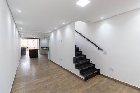 Casa à venda com 133m², 3 quartos e 2 vagas Casa à venda com 133m², 3 quartos e 2 vagasSala