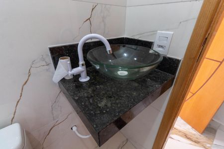 Casa à venda com 133m², 3 quartos e 2 vagas Casa à venda com 133m², 3 quartos e 2 vagasBanheiro da Suíte