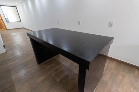 Casa à venda com 133m², 3 quartos e 2 vagas Casa à venda com 133m², 3 quartos e 2 vagasCozinha