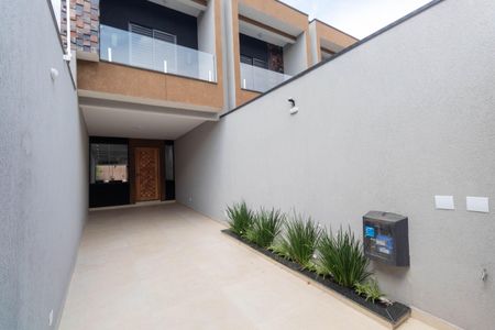 Casa à venda com 133m², 3 quartos e 2 vagas Casa à venda com 133m², 3 quartos e 2 vagasGaragem