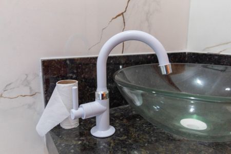 Casa à venda com 133m², 3 quartos e 2 vagas Casa à venda com 133m², 3 quartos e 2 vagasBanheiro da Suíte