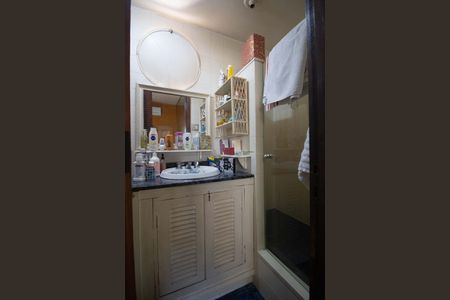 Apartamento à venda com 200m², 3 quartos e sem vaga Apartamento à venda com 200m², 3 quartos e sem vagaBanheiro da Suíte