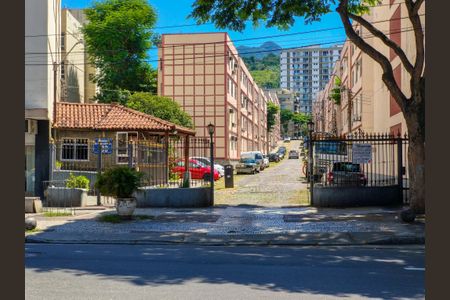 Apartamento à venda com 90m², 3 quartos e 2 vagas Apartamento à venda com 90m², 3 quartos e 2 vagasFachada