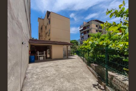 Apartamento à venda com 90m², 3 quartos e 2 vagas Apartamento à venda com 90m², 3 quartos e 2 vagasÁrea comum - Churrasqueira