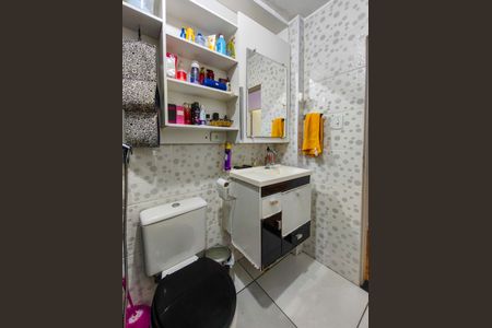 Apartamento à venda com 90m², 3 quartos e 2 vagas Apartamento à venda com 90m², 3 quartos e 2 vagasBanheiro Corredor