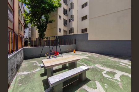 Apartamento à venda com 90m², 3 quartos e 2 vagas Apartamento à venda com 90m², 3 quartos e 2 vagasÁrea comum - Playground