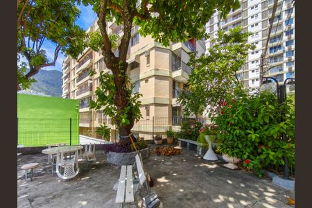 Apartamento à venda com 90m², 3 quartos e 2 vagas Apartamento à venda com 90m², 3 quartos e 2 vagasJardim