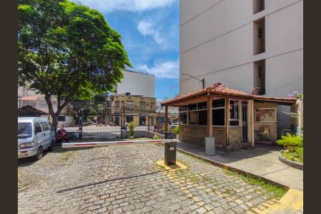 Apartamento à venda com 90m², 3 quartos e 2 vagas Apartamento à venda com 90m², 3 quartos e 2 vagasFachada e portaria