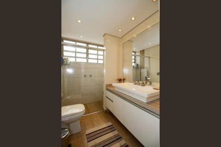 Apartamento à venda com 185m², 3 quartos e 1 vaga Apartamento à venda com 185m², 3 quartos e 1 vagaBanheiro Social