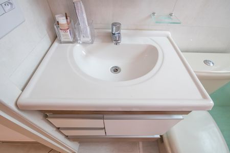 Apartamento à venda com 47m², 2 quartos e 1 vaga Apartamento à venda com 47m², 2 quartos e 1 vagaBanheiro