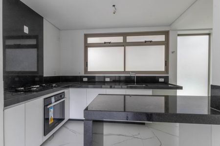 Apartamento à venda com 215m², 2 quartos e 3 vagasCozinha
