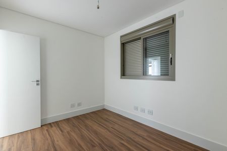 Apartamento à venda com 215m², 2 quartos e 3 vagasSuíte 2