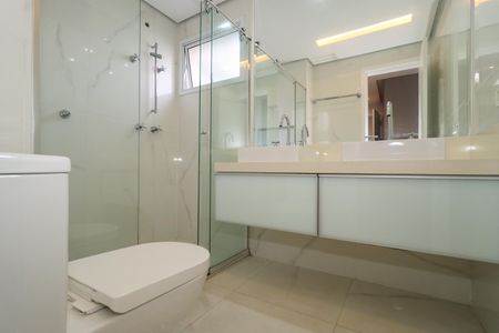 Apartamento à venda com 138m², 3 quartos e 3 vagas Apartamento à venda com 138m², 3 quartos e 3 vagasBanheiro da Suíte 1