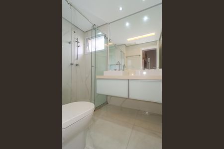 Apartamento à venda com 138m², 3 quartos e 3 vagas Apartamento à venda com 138m², 3 quartos e 3 vagasBanheiro da Suíte 1