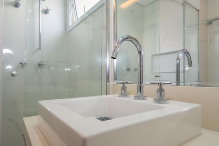 Apartamento à venda com 138m², 3 quartos e 3 vagas Apartamento à venda com 138m², 3 quartos e 3 vagasBanheiro da Suíte 1