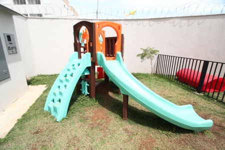Apartamento para alugar com 98m², 2 quartos e 1 vagaÁrea comum - Playground