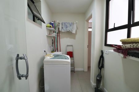 Apartamento para alugar com 130m², 3 quartos e 1 vagaÁrea de Serviço