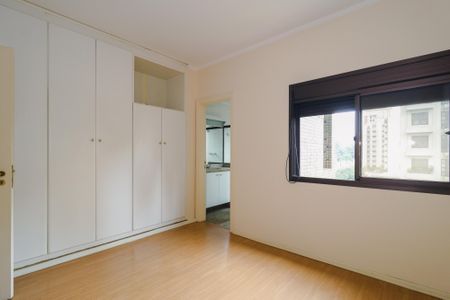 Apartamento à venda com 213m², 3 quartos e 4 vagasSuíte 2