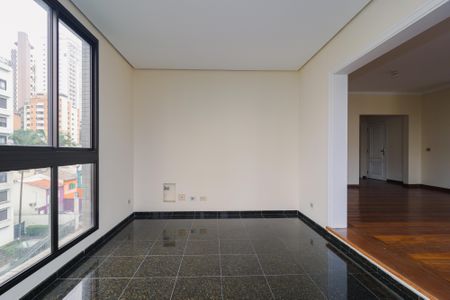 Apartamento à venda com 213m², 3 quartos e 4 vagasVaranda da Sala