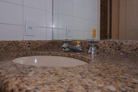 Apartamento à venda com 213m², 3 quartos e 4 vagasBanheiro da Suíte 1