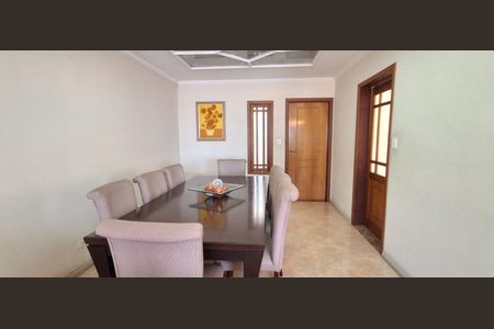 Casa à venda com 311m², 3 quartos e 5 vagasSala