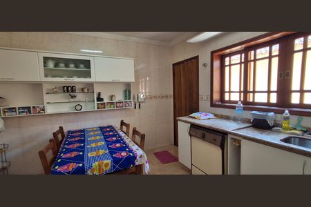 Casa à venda com 311m², 3 quartos e 5 vagasCozinha