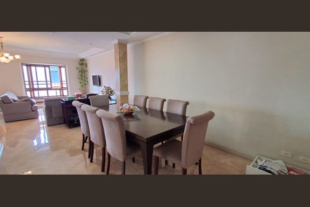 Casa à venda com 311m², 3 quartos e 5 vagasSala