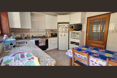 Casa à venda com 311m², 3 quartos e 5 vagasCozinha