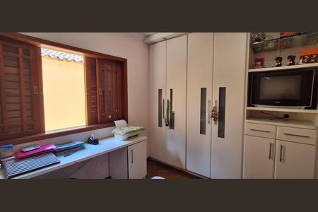 Casa à venda com 311m², 3 quartos e 5 vagasSuíte 2