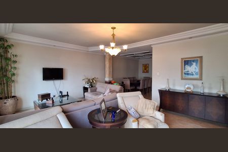 Casa à venda com 311m², 3 quartos e 5 vagasSala