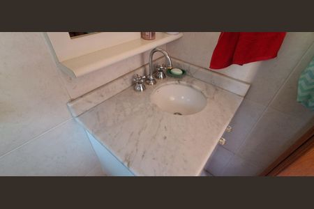 Casa à venda com 311m², 3 quartos e 5 vagasBanheiro Suíte 1