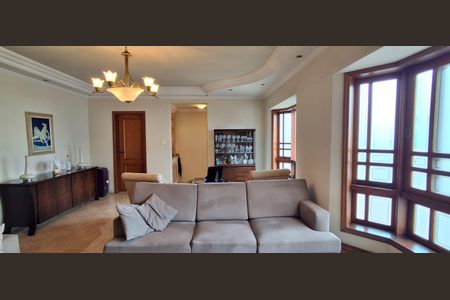 Casa à venda com 311m², 3 quartos e 5 vagasSala