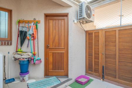 Casa de condomínio à venda com 158m², 2 quartos e 2 vagas Casa de condomínio à venda com 158m², 2 quartos e 2 vagasQuintal