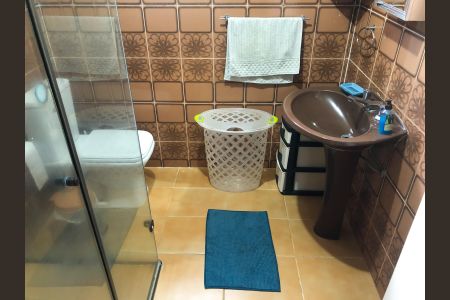 Casa à venda com 210m², 3 quartos e 8 vagasBanheiro