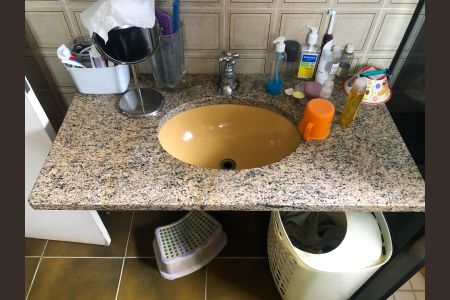 Casa à venda com 210m², 3 quartos e 8 vagasBanheiro da Suíte