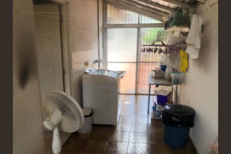 Casa à venda com 210m², 3 quartos e 8 vagasÁrea de Serviço