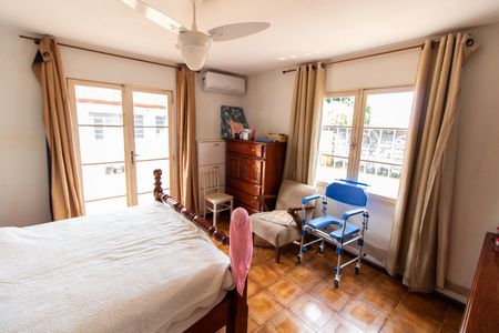 Casa à venda com 210m², 3 quartos e 8 vagasSuíte