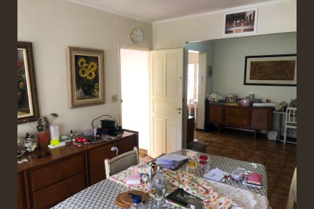 Casa à venda com 210m², 3 quartos e 8 vagasSala