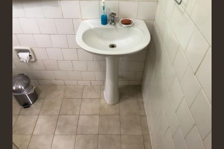 Casa à venda com 210m², 3 quartos e 8 vagasBanheiro